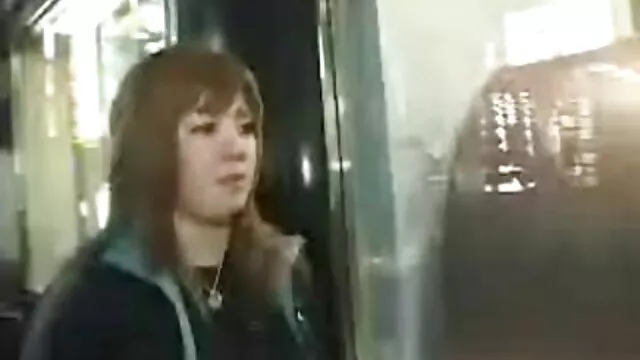 安吉翡翠吮吸屁股后肛门狩猎。 成熟的乌摩洛伊斯兰解放阵线