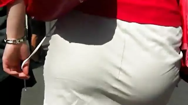 吃他的妻子戴绿帽子的电影 成熟的肛门的照片
