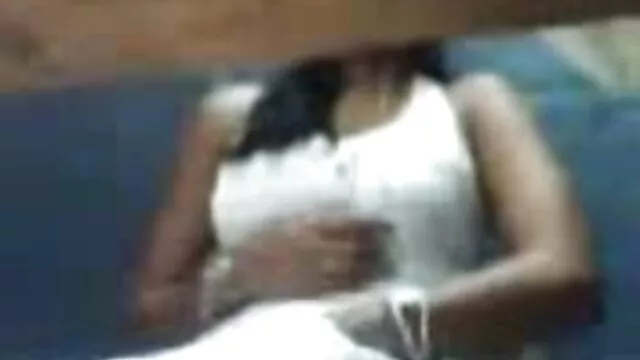 狡猾的人妖内裤 成熟的妻子赤裸裸的