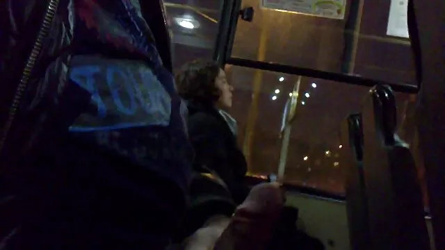 她看色情电影。 拉丁摩洛伊斯兰解放阵线的肛门