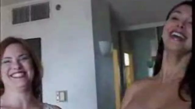 乌插入静脉黑睡觉的青少年 线控制动奶奶饼