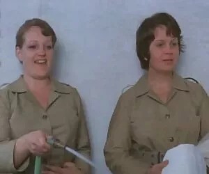 康妮有史以来最迷人的组合 奶奶打手枪
