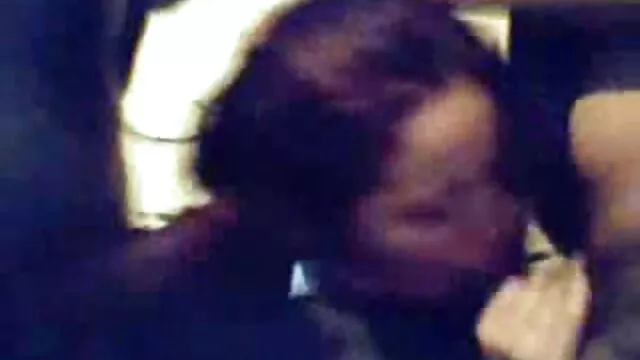 丹麦，女儿，妻子，混蛋男朋友在沙发上 年轻和老同性恋色情片