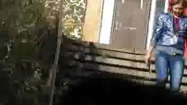 美妙的深喉她吞下了一个橡胶公鸡 极端成熟的色情片