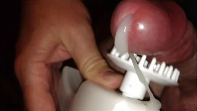 Camsoda-青少年泰坦，抓到手淫，肮脏的同父异母兄弟。 成熟的成人色情