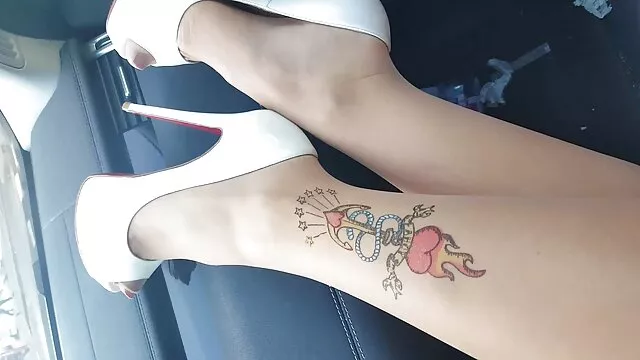 一个女人曾经在浴室，隐藏的摄像头。 女同性恋摩洛伊斯兰解放阵线性