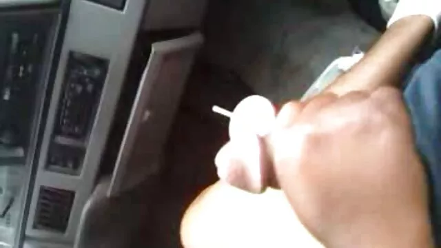 家伙发现他的女朋友欺骗他的岳父在法律。 成熟的按摩性