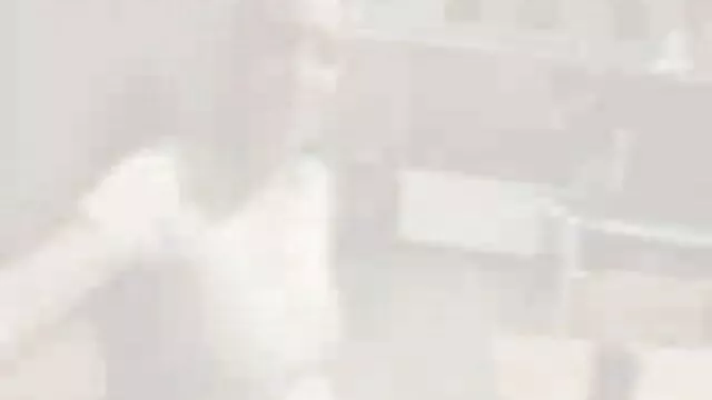 金发碧眼的露水帕尔默的眼泪了一个男人的下巴 丰满的奶奶管